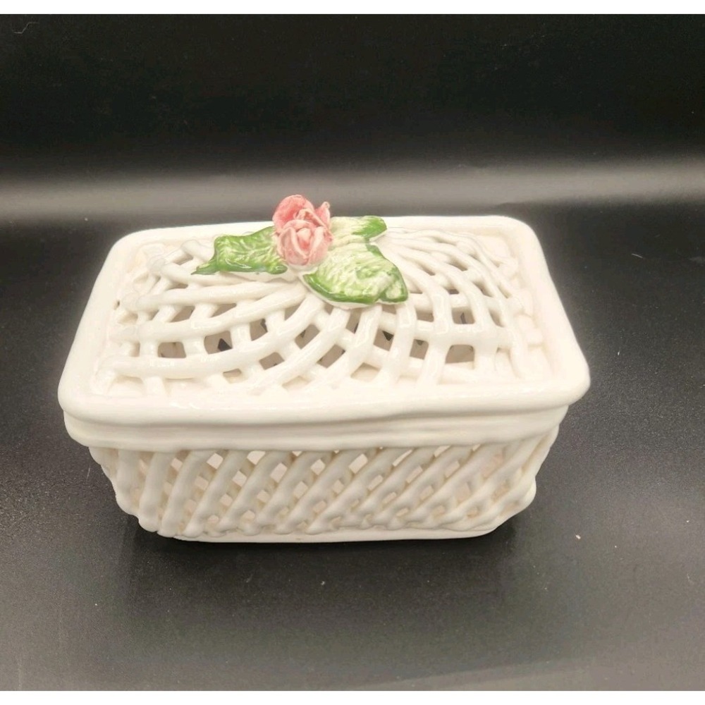 VIntage Savoir Vivre porcelain open-weave rectangular lidded box Lattice Design